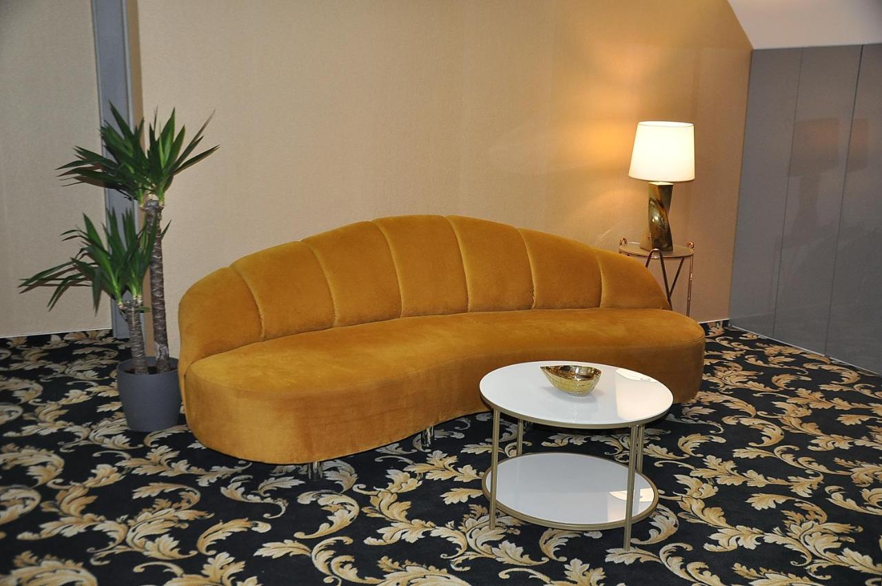 Arch Boutique